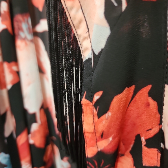 Eva Mendez & York Co Feminine floral fringed shawl Kamono one size cover up - Picture 4 of 9